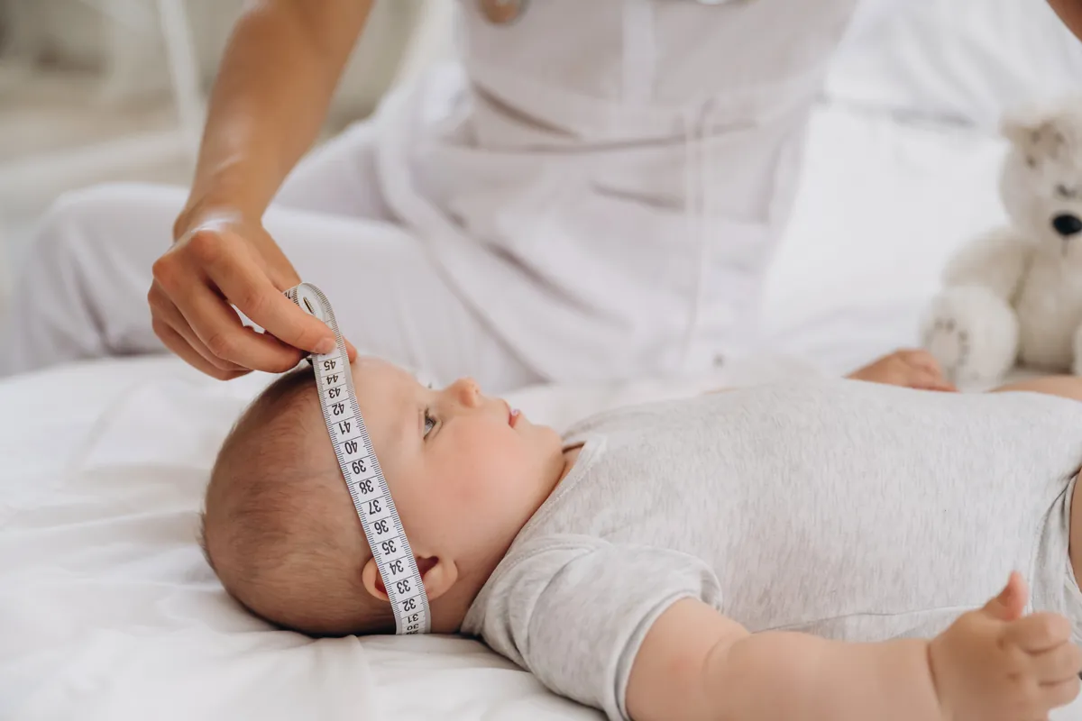 Assimetria craniana: entenda a plagiocefalia!