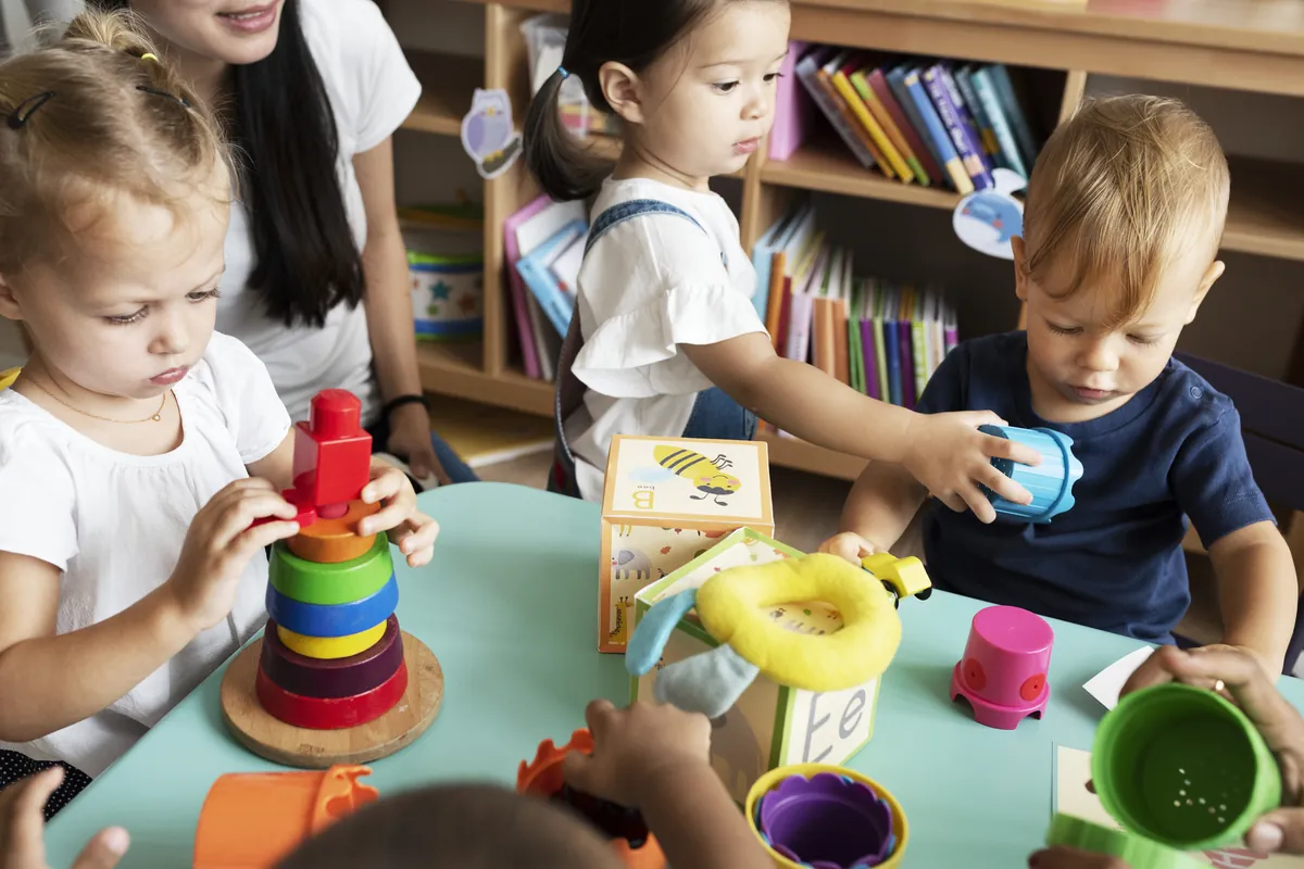 Conheça as fases do desenvolvimento infantil