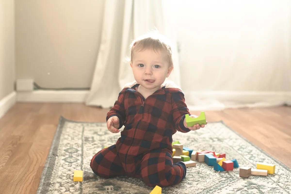 Mi bebé de 8 meses: Hitos de desarrollo