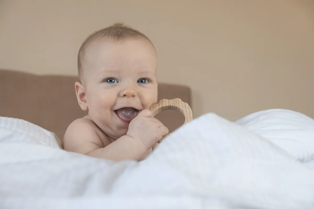 Com quantos meses nasce o primeiro dente do bebê?
