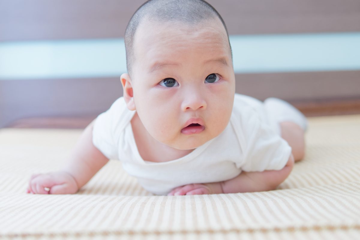 Cabeza plana en mi bebé: 3 consejos prácticos para evitarla