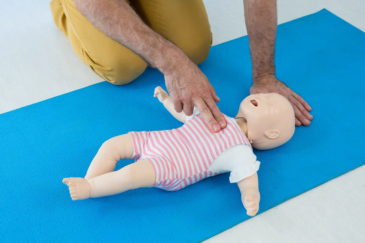 Heimlich Maneuver In A Baby: What Is It And How To Do It?