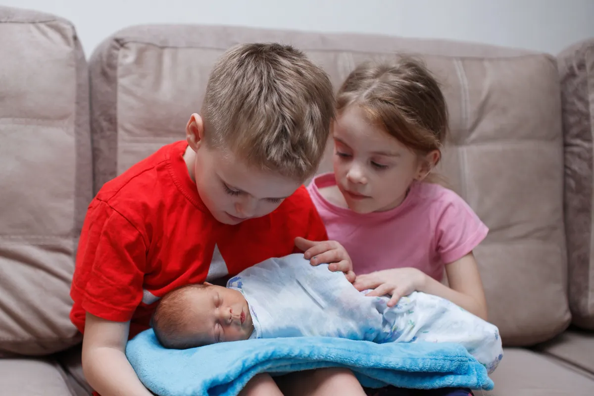 Cómo preparar a mi hijo para la llegada de un nuevo hermano
