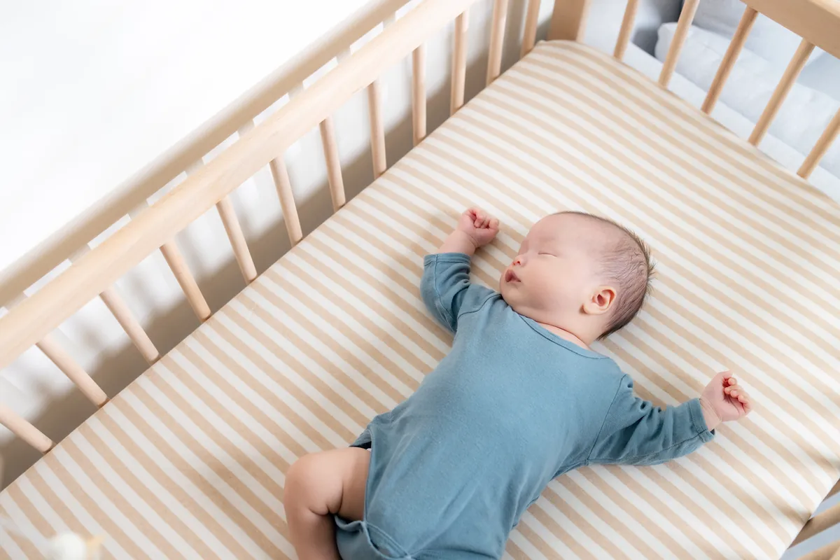 ¿Cómo debe dormir un recién nacido?