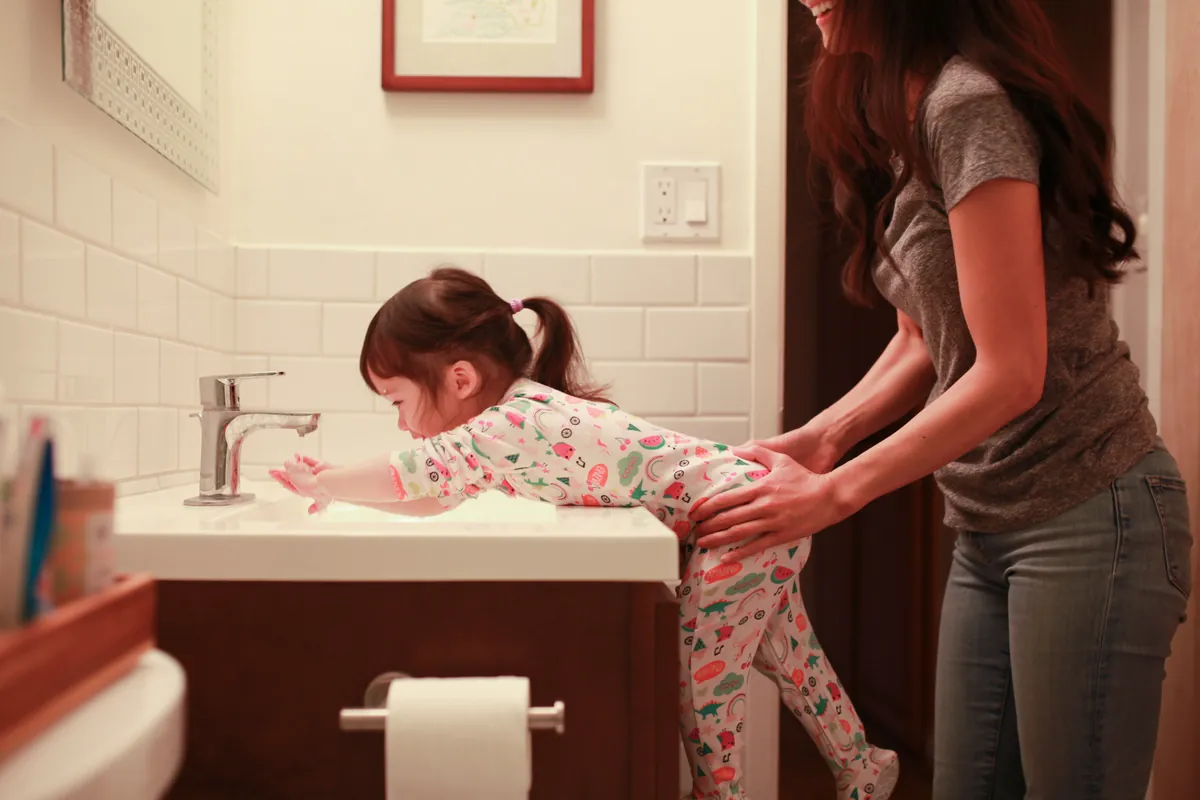 ¿Cómo enseñarle a mi pequeño a usar el baño?