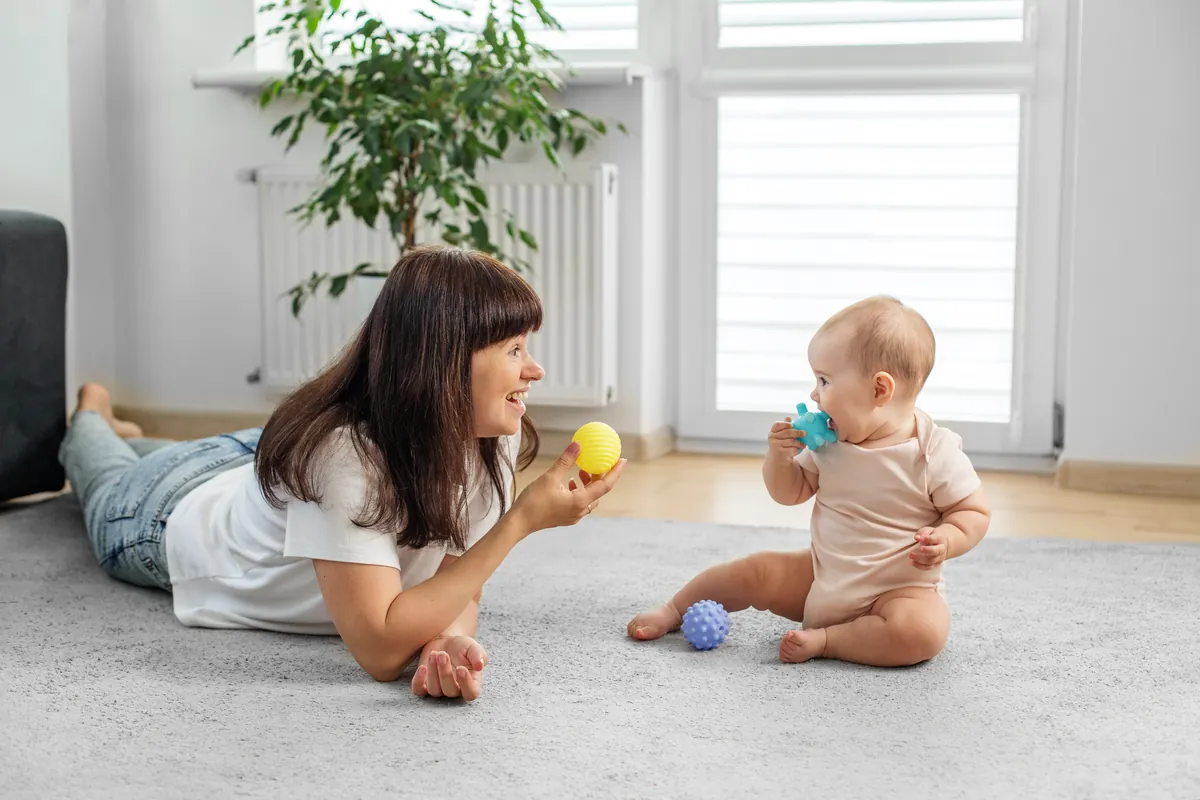 Com quantos meses o bebê reconhece o próprio nome?