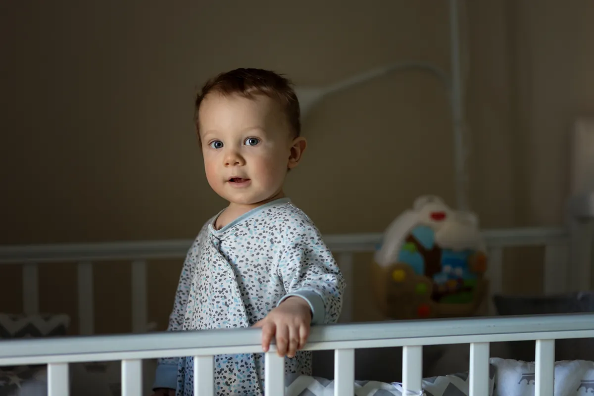 Quanto meu bebê de 7 a 9 meses deve dormir?