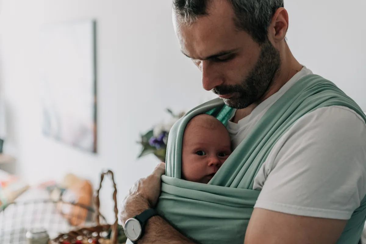 Conheça os principais benefícios do sling para o bebê e para os pais