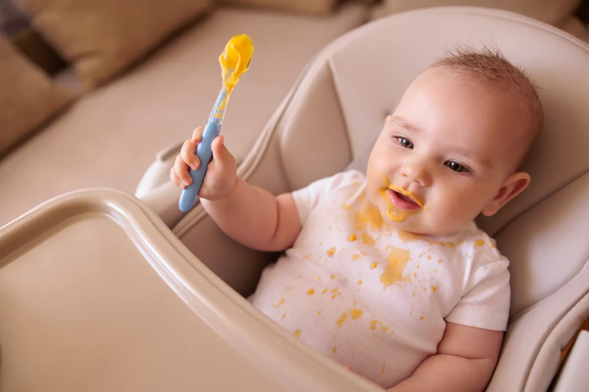 How much should my child eat when introducing solids?