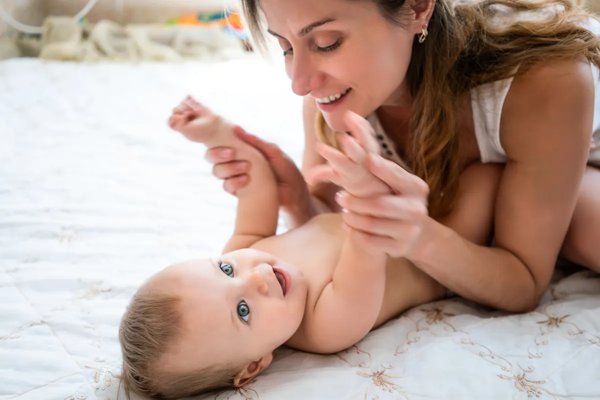 Ejercicios de estimulación temprana para tu bebé de 4 meses