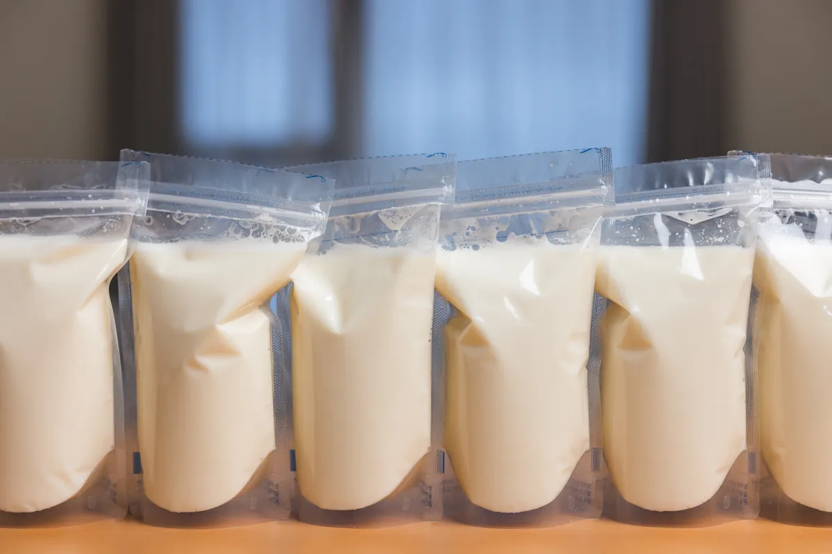 Cómo almacenar leche materna para mi bebé