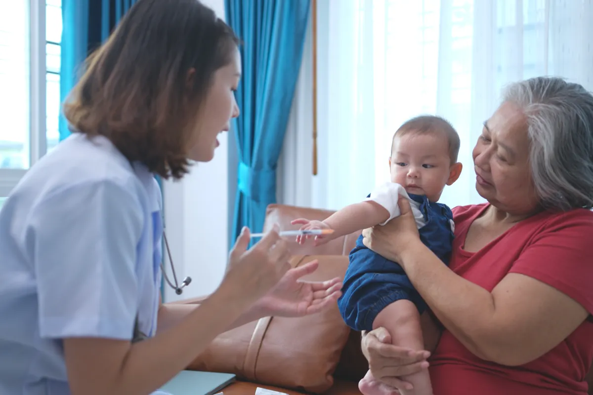 ¿Cuáles son los síntomas y el tratamiento de una infección de oído?