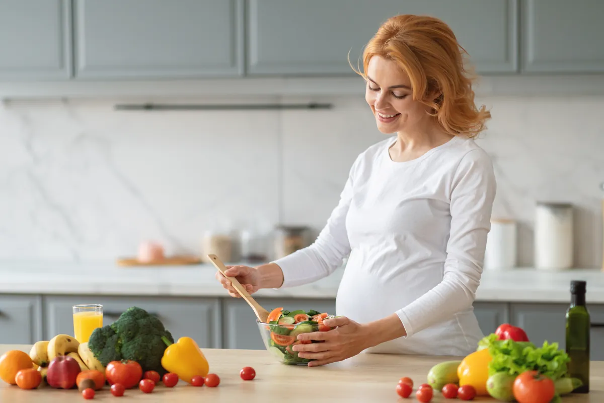 Quais são as considerações para veganos/vegetarianos durante a gravidez?