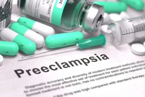 What are the symptoms of preeclampsia?