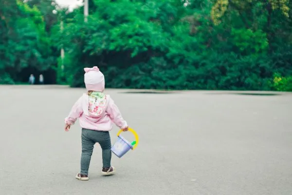 The importance of holding objects while walking