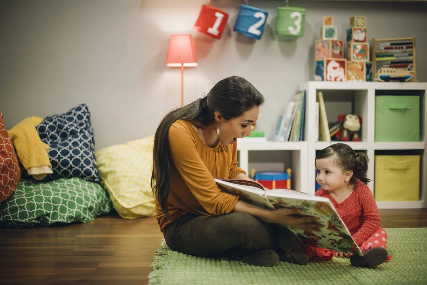 ¿Cómo la participación de los padres ayuda a promover el desarrollo del lenguaje?