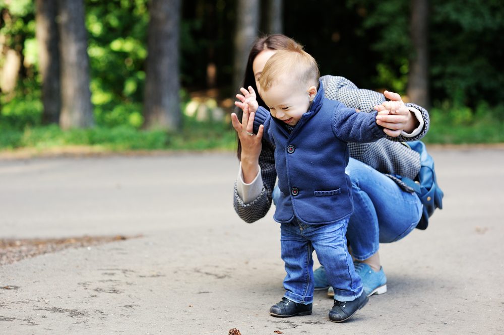 La relación entre la postura de mi hijo y sus habilidades manuales
