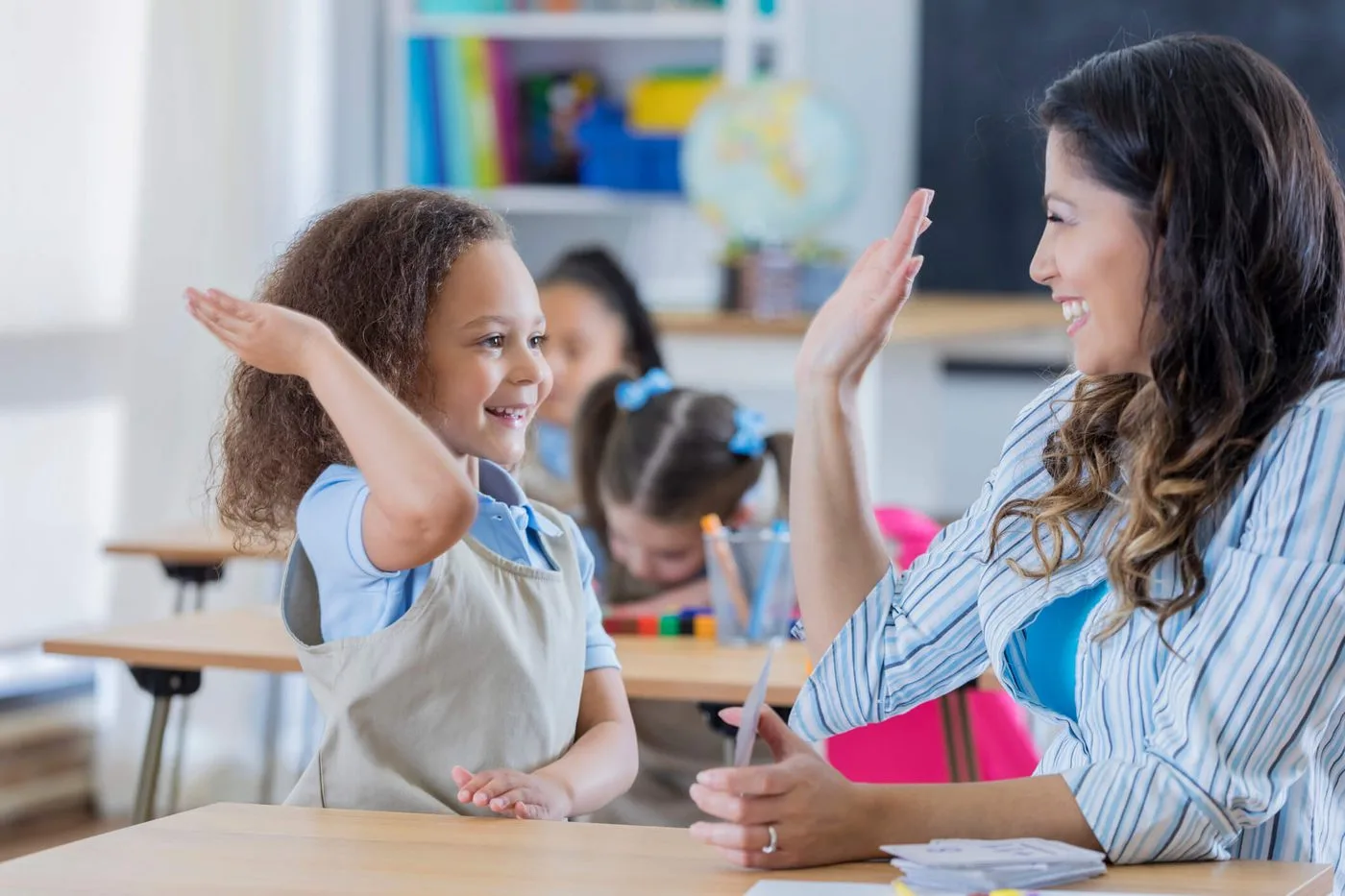 Criar niños bilingües: Cuáles son los beneficios y cómo lograrlo