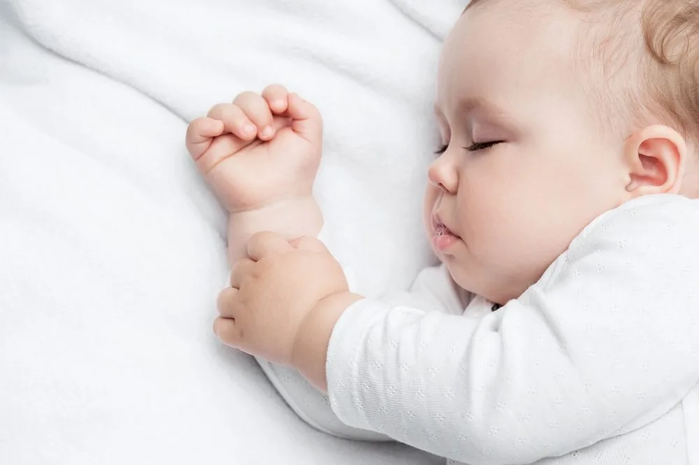 Quanto meu bebê de 4 a 6 meses deve dormir?