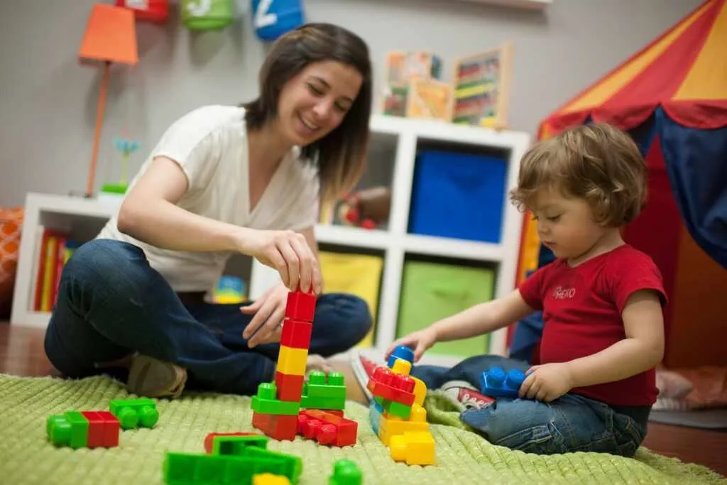Como escolher brinquedos por idade para estimular a criança?