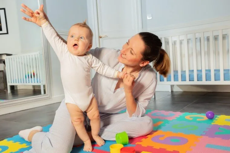 18 ideias para brincar com o bebê