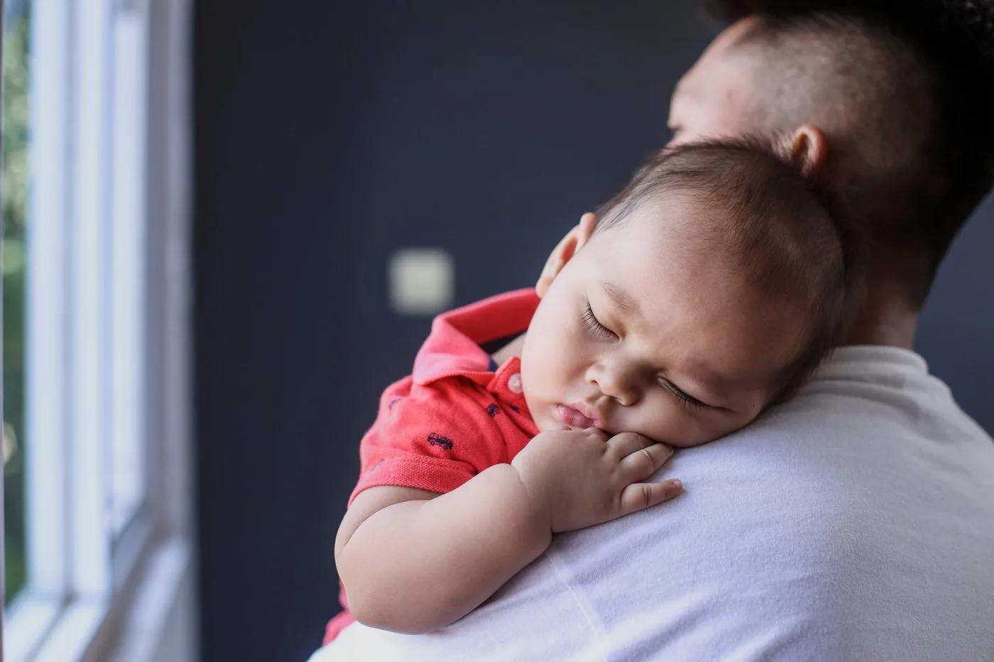 Por que o padrão de sono do meu bebê de 6 meses mudou?
